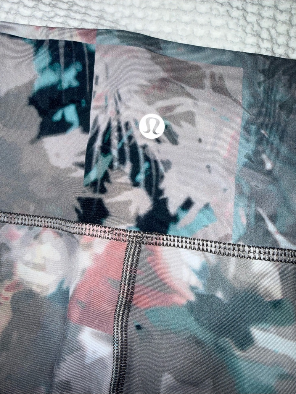 Lululemon Women’s' Gray / Multicolor Print Performance Leggings